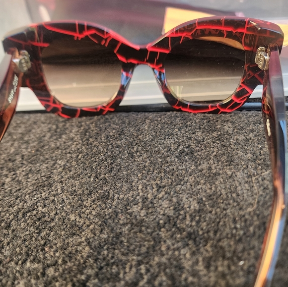 FENDI NEW Sunglasses beautiful red and black design - Picture 7 of 10